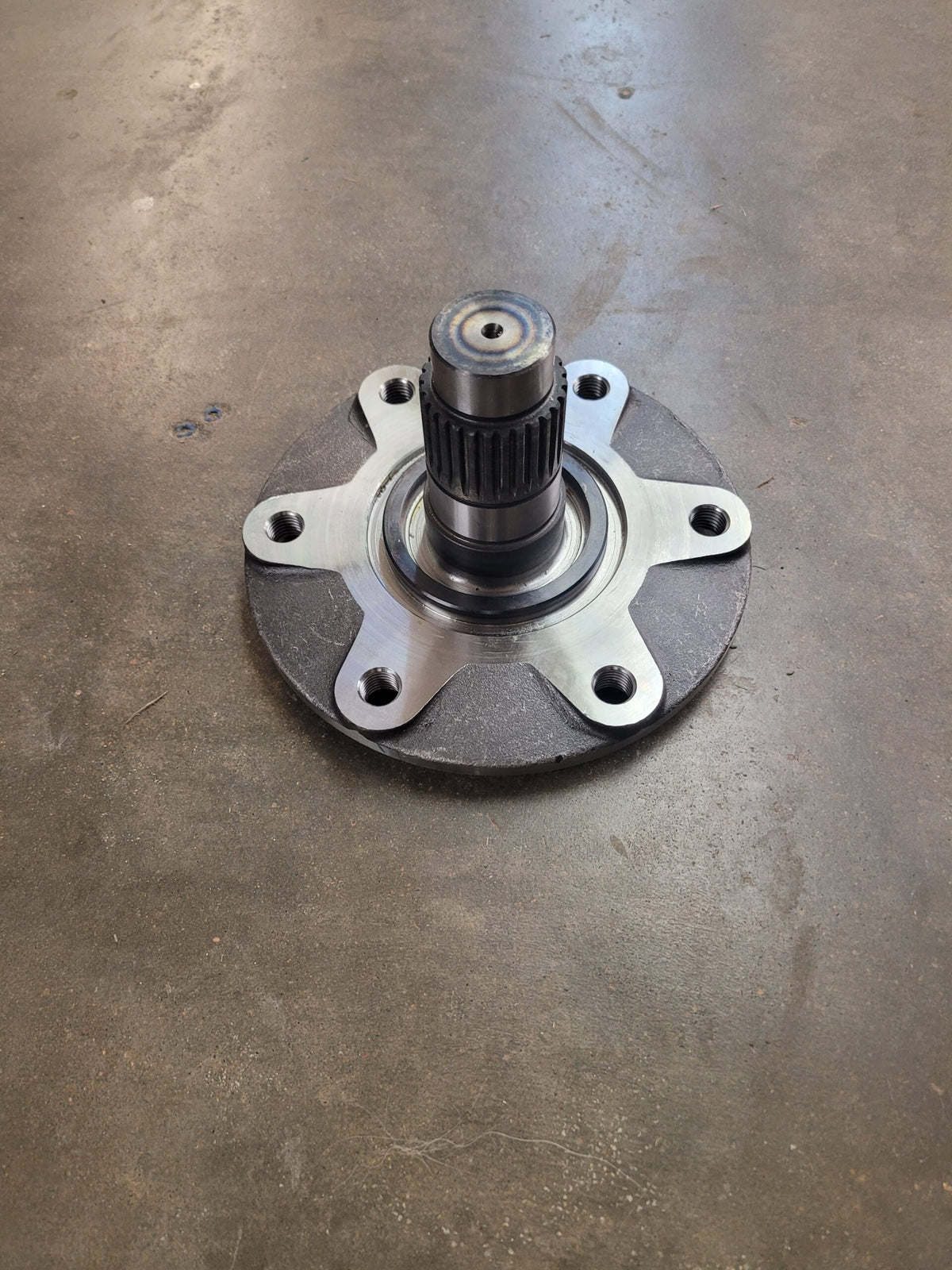 16704340070 - SHAFT   WHEEL image 0